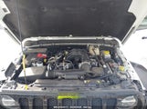 JEEP WRANGLER UNLIMITED WILLYS 4X4 1C4HJXDG2NW193577 снимка