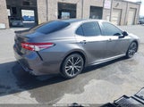 TOYOTA CAMRY SE 4T1B11HK1JU573982 fotografie