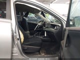 TOYOTA RAV4 LE 2T3BFREV2HW638757 снимка
