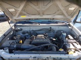 TOYOTA TUNDRA SR5 V8 5TBET34105S483228 fotografie