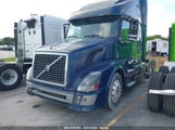 VOLVO VN VNL 4V4NC9EJ09N275326 снимка