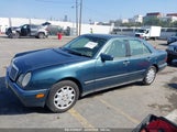 MERCEDES-BENZ E 320 WDBJF65H3XA817146 снимка