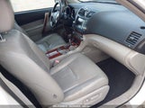 TOYOTA HIGHLANDER HYBRID LIMITED V6 JTEDC3EHXB2002186 photo