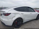 TESLA MODEL Y PERFORMANCE DUAL MOTOR ALL-WHEEL DRIVE 7SAYGDEF3RA317028 fotografie