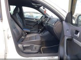 VOLKSWAGEN TIGUAN R-LINE WVGAV7AX9GW026478 photo