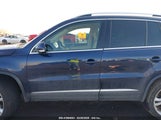 VOLKSWAGEN TIGUAN R-LINE/S/SE/SEL WVGAV7AXXGW561030 photo