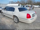 LINCOLN TOWN CAR ULTIMATE 1LNHM83WX4Y669482 снимка
