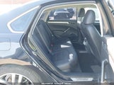 VOLKSWAGEN PASSAT 1.8T R-LINE 1VWDT7A31HC082161 photo