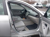 TOYOTA CAMRY LE 4T1BF3EK1AU104649 снимка