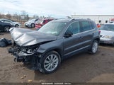 VOLKSWAGEN TIGUAN SE WVGBV7AX5GW581030 photo