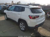 JEEP COMPASS LATITUDE FWD 3C4NJCBB2KT743820 снимка