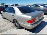 MERCEDES-BENZ E 320 WDBJF65H9XA799820 снимка