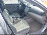 TOYOTA CAMRY LE 4T1BE46K47U043586 снимка