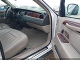 LINCOLN TOWN CAR EXECUTIVE 1LNHM81W93Y629010 снимка
