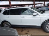 VOLKSWAGEN TIGUAN 2.0T SE/2.0T SEL 3VV3B7AX0JM001709 снимка