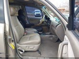 TOYOTA SEQUOIA SR5 V8 5TDBT44A67S285823 снимка