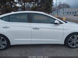 HYUNDAI ELANTRA LIMITED 5NPD84LF2HH084368 снимка