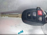 TOYOTA COROLLA LE 2T1BURHE7KC146101 снимка