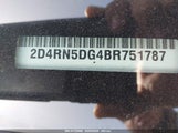 DODGE GRAND CARAVAN CREW 2D4RN5DG4BR751787 fotografie