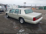 LINCOLN TOWN CAR SIGNATURE 1LNLM82W8VY759792 снимка