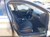 VOLKSWAGEN JETTA 1.4T R-LINE/1.4T S/1.4T SE 3VWC57BU3KM143822 fotografie