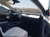 TESLA MODEL Y AWD/LONG RANGE DUAL MOTOR ALL-WHEEL DRIVE 7SAYGDEE8PF638859 fotografie