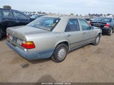 MERCEDES-BENZ 260 E WDBEA26D1JA685502 снимка
