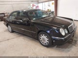 MERCEDES-BENZ E 320 WDBJF65F7WA617755 снимка