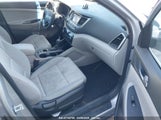HYUNDAI TUCSON SE KM8J3CA46HU524316 снимка