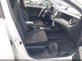 TOYOTA RAV4 LE JTMBFREV7JJ217234 снимка