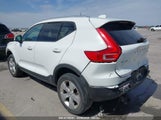 VOLVO XC40 T5 MOMENTUM YV4162UK5L2327462 photo