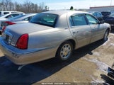 LINCOLN TOWN CAR SIGNATURE 1LNHM82WX1Y709914 fotografie