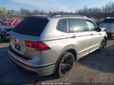 VOLKSWAGEN TIGUAN 2.0T SE R-LINE BLACK 3VV8B7AXXNM156120 fotografie