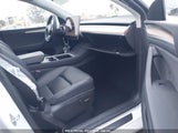 TESLA MODEL Y LONG RANGE DUAL MOTOR ALL-WHEEL DRIVE 7SAYGDEE3RA232293 fotografie