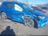 TOYOTA RAV4 XLE JTMRFREV6HD217698 снимка