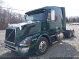 VOLVO VN VNL 4V4NC9EH9FN928387 photo