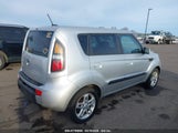 KIA SOUL + KNDJT2A25A7052773 снимка