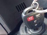 TOYOTA COROLLA LE 5YFBURHE6JP828403 снимка