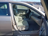 TOYOTA CAMRY LE 4T1BE46K28U211260 снимка