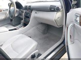 MERCEDES-BENZ C 240 WDBRF61J92F189875 снимка