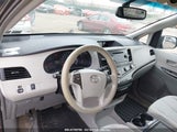 TOYOTA SIENNA LE 7 PASSENGER 5TDJK3DCXCS047056 снимка