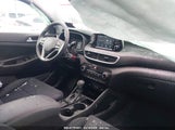 HYUNDAI TUCSON SE KM8J2CA46LU222262 fotografie