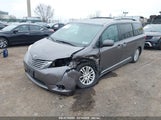 TOYOTA SIENNA XLE PREMIUM 8 PASSENGER 5TDYK3DCXGS737846 fotografie