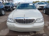 LINCOLN TOWN CAR SIGNATURE LIMITED 1LNHM82W87Y617483 photo