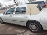 LINCOLN TOWN CAR SIGNATURE LIMITED 1LNHM82W87Y617483 photo