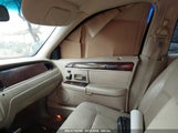 LINCOLN TOWN CAR SIGNATURE LIMITED 1LNHM82W87Y617483 fotografie