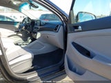 HYUNDAI TUCSON SE KM8J23A44KU863912 photo