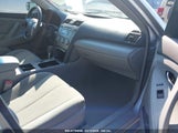 TOYOTA CAMRY LE 4T1BE46K27U622740 снимка