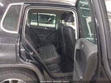 VOLKSWAGEN TIGUAN SE WVGAV7AX4GW552677 photo