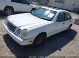 MERCEDES-BENZ E 320 WDBJF65H9XA830614 снимка